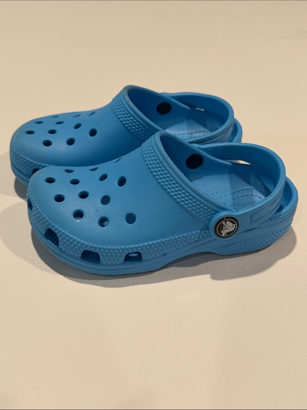 Kids crocs sz 11 Boys girls Classic Lightweight Clogs - Blue EUC water shoes